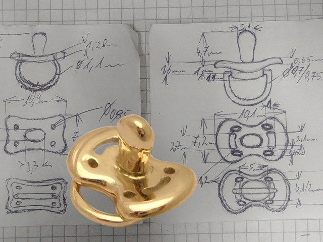 22 Kopie smoczków obu synków, na pamiątkę.