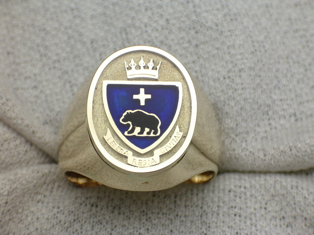 7 Sygnet z herbem miasta.