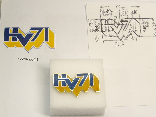 9 Złoty znaczek szwedzkiej drużyny hokeja na lodzie.