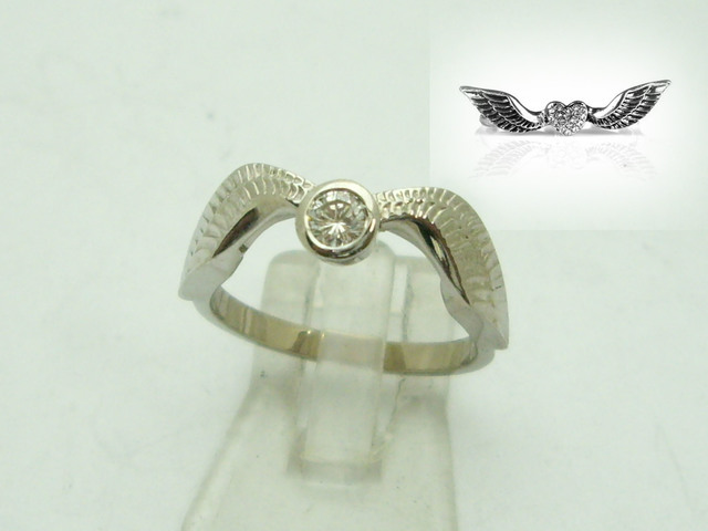 43 Pierścionek z motywem skrzydeł