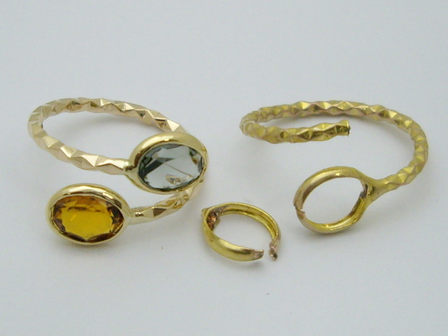 33 Wzorem był pierścionek z jakiegoś metalu