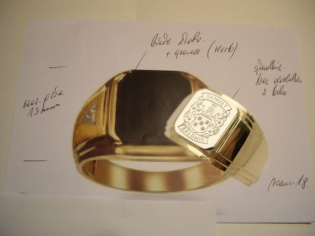 17 Sygnet z herbem. Grawerowany ręcznie.